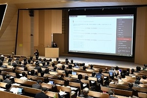 約150人が聴き入ったシンポジウム（写真：いずれも上智大学提供）